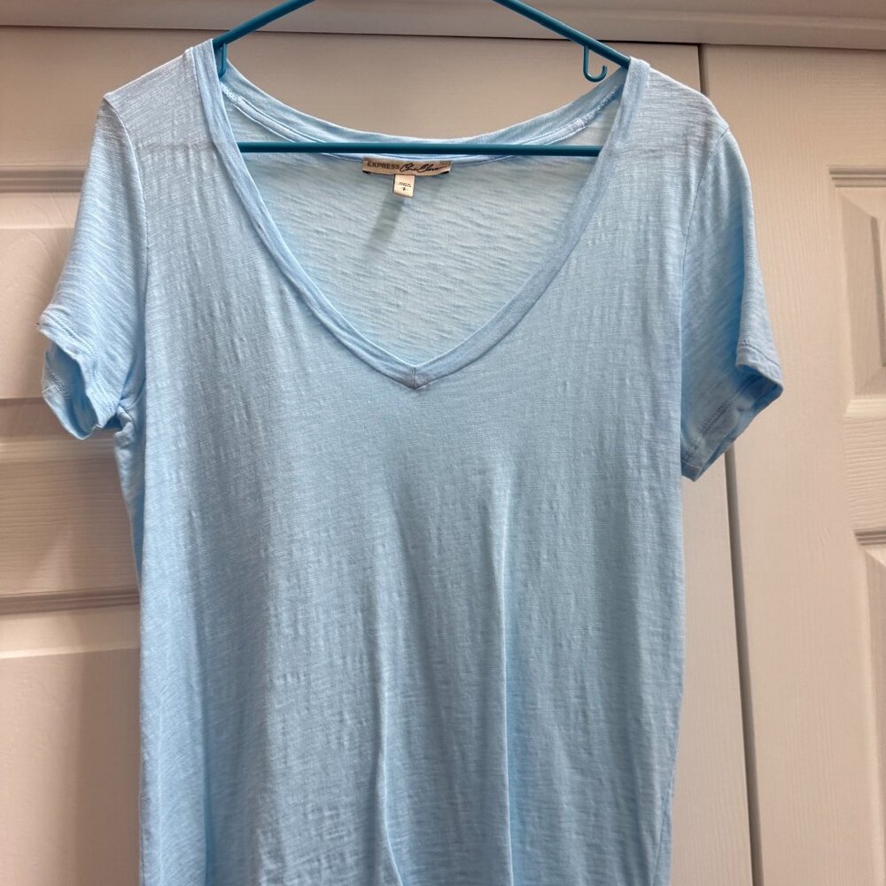 Women's Express Lightweight Short Sleeve V-Neck Light Blue Size Small